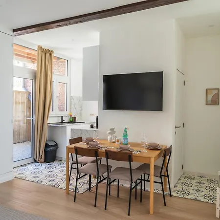 Stylish 1br Apt, With Living In With Wifi & Tv Gante