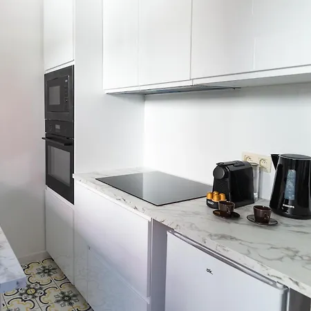 Apartamento Stylish 1br Apt, With Living In With Wifi & Tv Gante