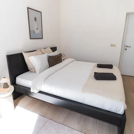 Apartamento Stylish 1br Apt, With Living In With Wifi & Tv Gante