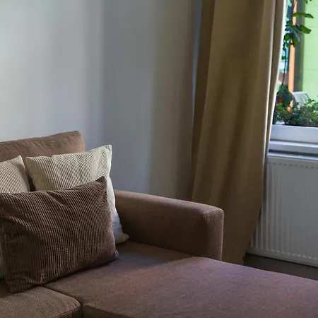 Stylish 1br Apt, With Living In With Wifi & Tv Gante