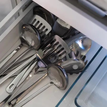 Stylish 1br Apt, With Living In With Wifi & Tv
