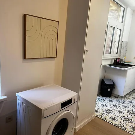 Apartamento Stylish 1br Apt, With Living In With Wifi & Tv Gante